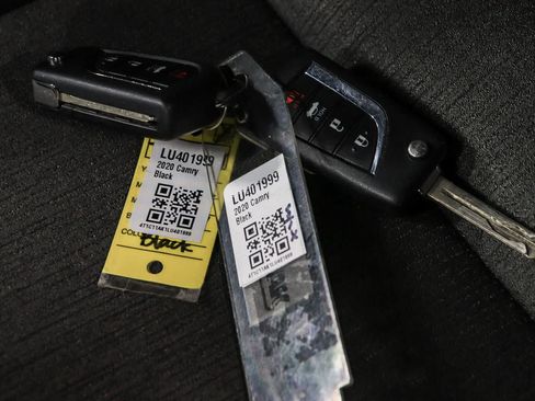 Used 2020 Toyota Camry LE FWD image 28