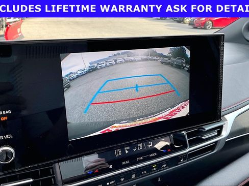 Used 2025 Toyota Sienna XSE w/ XSE Plus Package FWD image 17