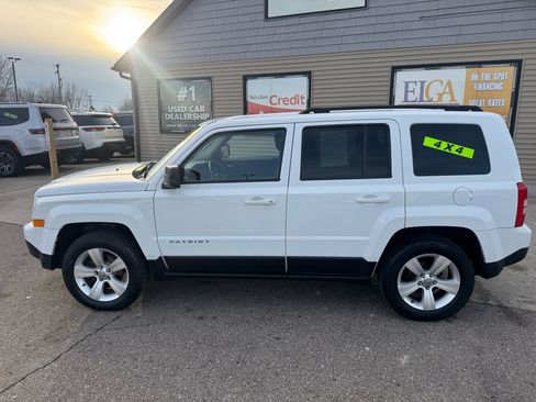 Used 2015 Jeep Patriot Sport image 8