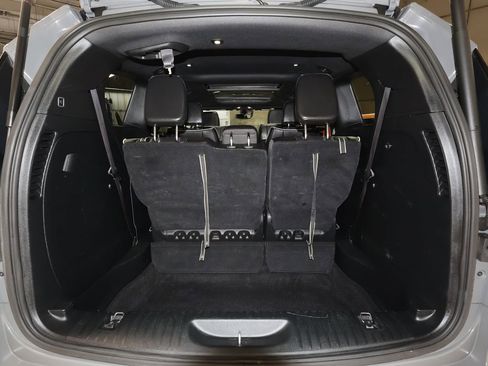 Used 2025 Chrysler Pacifica Limited image 23