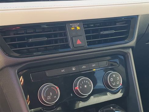 Used 2025 Volkswagen Taos S image 28