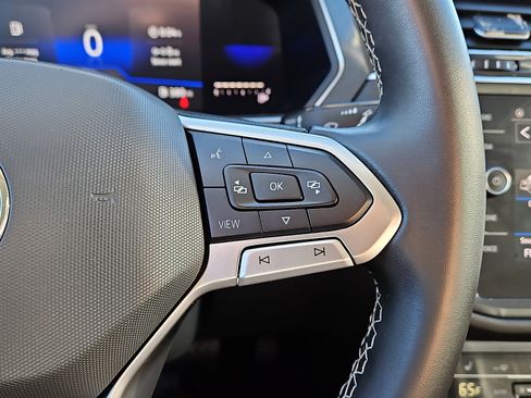 Certified 2022 Volkswagen Tiguan SE image 18