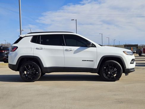 New 2026 Jeep Compass Latitude image 7