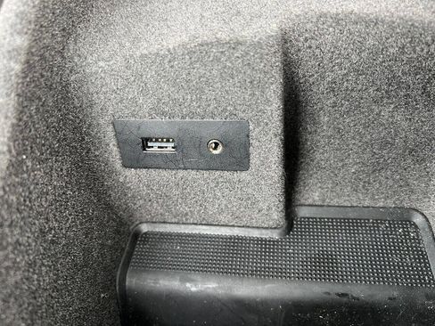 Used 2014 Porsche Cayenne S image 33