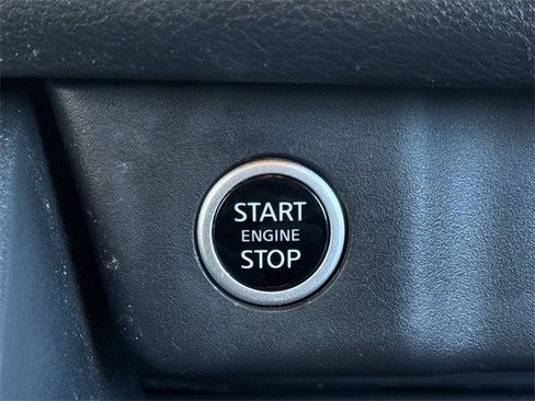 Used 2023 Nissan Rogue SV image 21