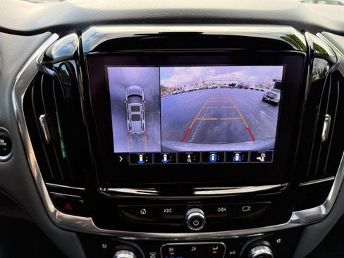 Used 2021 Chevrolet Traverse Premier image 27