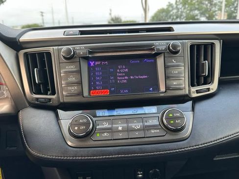 Used 2013 Toyota RAV4 XLE AWD/4WD image 33