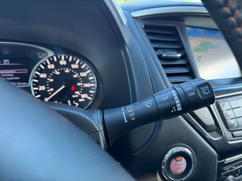 Used 2020 Nissan Pathfinder SL AWD/4WD image 21