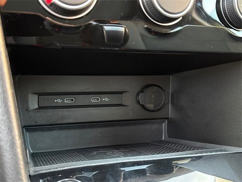 Certified 2023 Volkswagen Taos SE w/ Panoramic Sunroof Package image 30