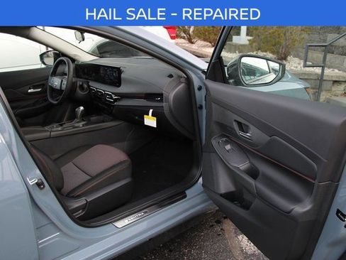 New 2026 Nissan Sentra SR w/ Floor Mat Package FWD image 28