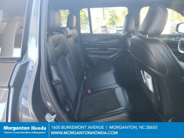 Used 2023 Jeep Grand Cherokee Altitude AWD/4WD image 31