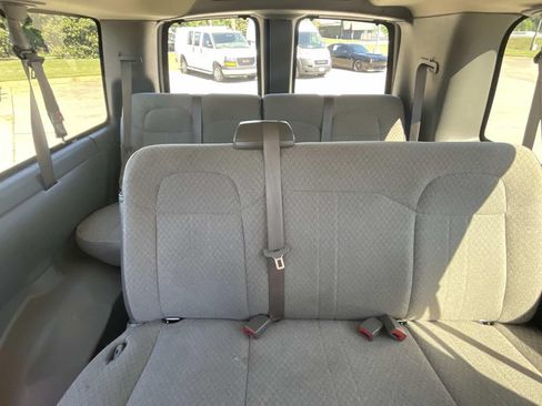 Used 2025 Chevrolet Express 3500 LT w/ LT Preferred Equipment Group RWD image 9