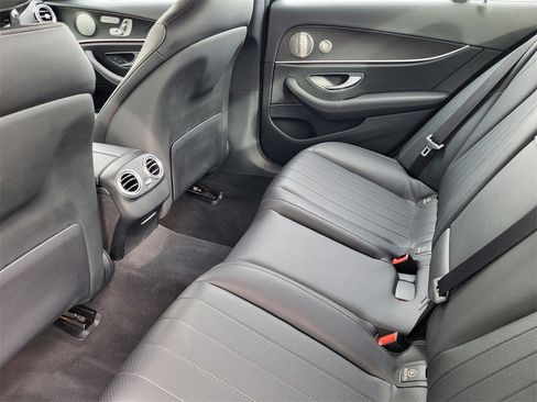 Used 2023 Mercedes-Benz E 350 4MATIC Sedan image 8