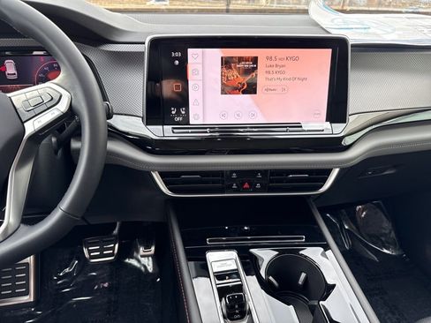 New 2026 Volkswagen Atlas Peak Edition AWD/4WD image 17