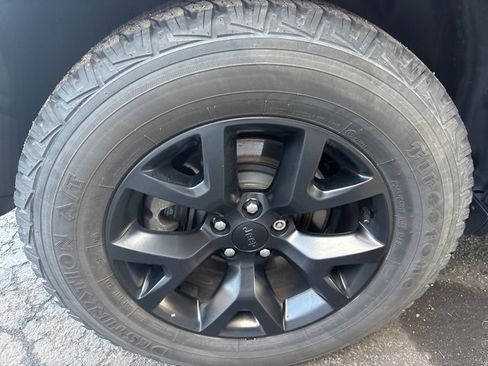 Used 2016 Jeep Cherokee Trailhawk image 28