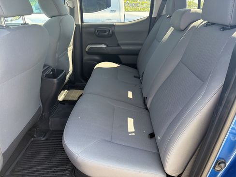 Certified 2018 Toyota Tacoma SR5 AWD/4WD image 22