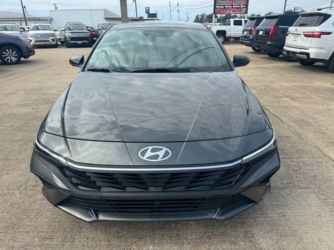 Used 2026 Hyundai Elantra Sport FWD image 8