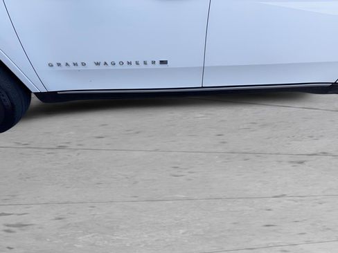 Used 2024 Jeep Grand Wagoneer L 4WD image 23