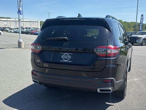 Certified 2025 Honda Pilot Black Edition image 7