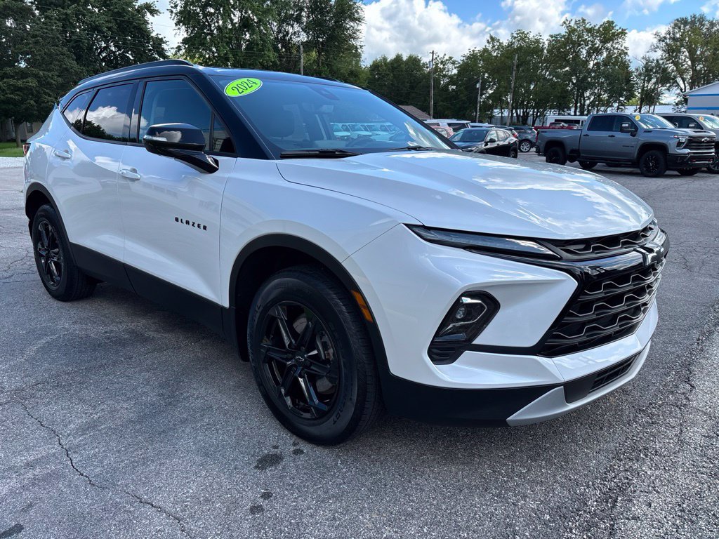 Used 2024 Chevrolet Blazer LT w/ Sound & Technology Package AWD/4WD image 3