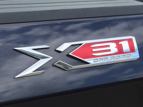 Used 2023 GMC Sierra 1500 SLT w/ SLT Premium Plus Package AWD/4WD image 8
