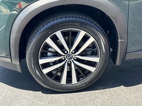 Certified 2025 Nissan Pathfinder Platinum w/ Cargo Package FWD image 18
