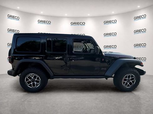 Used 2024 Jeep Wrangler Unlimited Rubicon w/ Technology Group AWD/4WD image 8