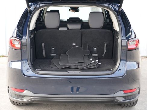 Used 2025 MAZDA CX-90 Plug-In Hybrid w/ Preferred image 9