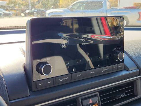 New 2025 Honda Pilot Sport image 13