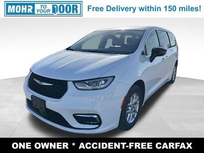 Used 2024 Chrysler Pacifica Touring-L