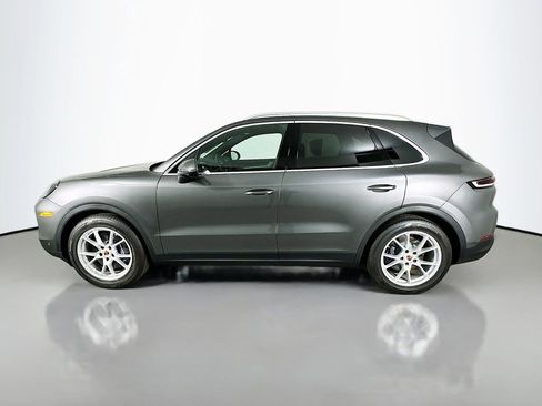 Certified 2025 Porsche Cayenne AWD/4WD image 2