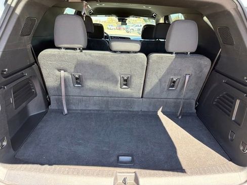 Used 2024 Chevrolet Traverse LT AWD/4WD image 43