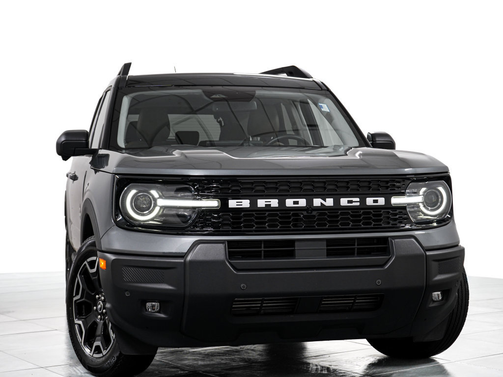 Certified 2025 Ford Bronco Sport Outer Banks w/ Outer Banks Tech Package+ AWD/4WD image 3
