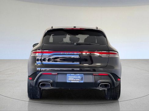 Certified 2025 Porsche Macan image 7