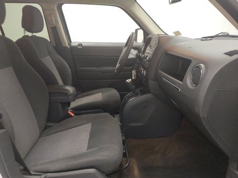 Used 2015 Jeep Patriot Sport w/ Power Value Group FWD image 21