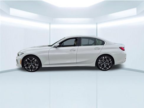 Used 2025 BMW 330i Sedan w/ Premium Package RWD image 2