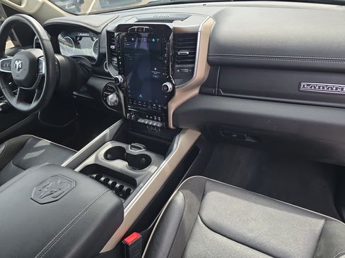 Used 2022 RAM 1500 Laramie AWD/4WD image 11