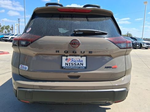 New 2026 Nissan Rogue SV image 5