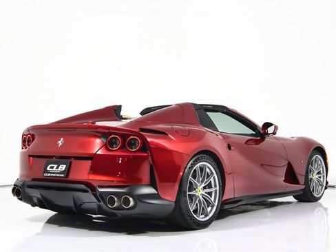 Used 2021 Ferrari 812 GTS RWD image 13