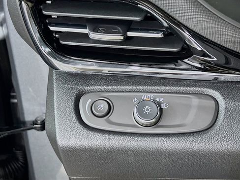 New 2025 Buick Envista Avenir image 9