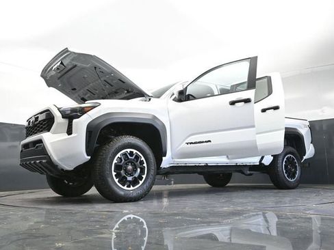 Used 2024 Toyota Tacoma TRD Off-Road AWD/4WD image 48