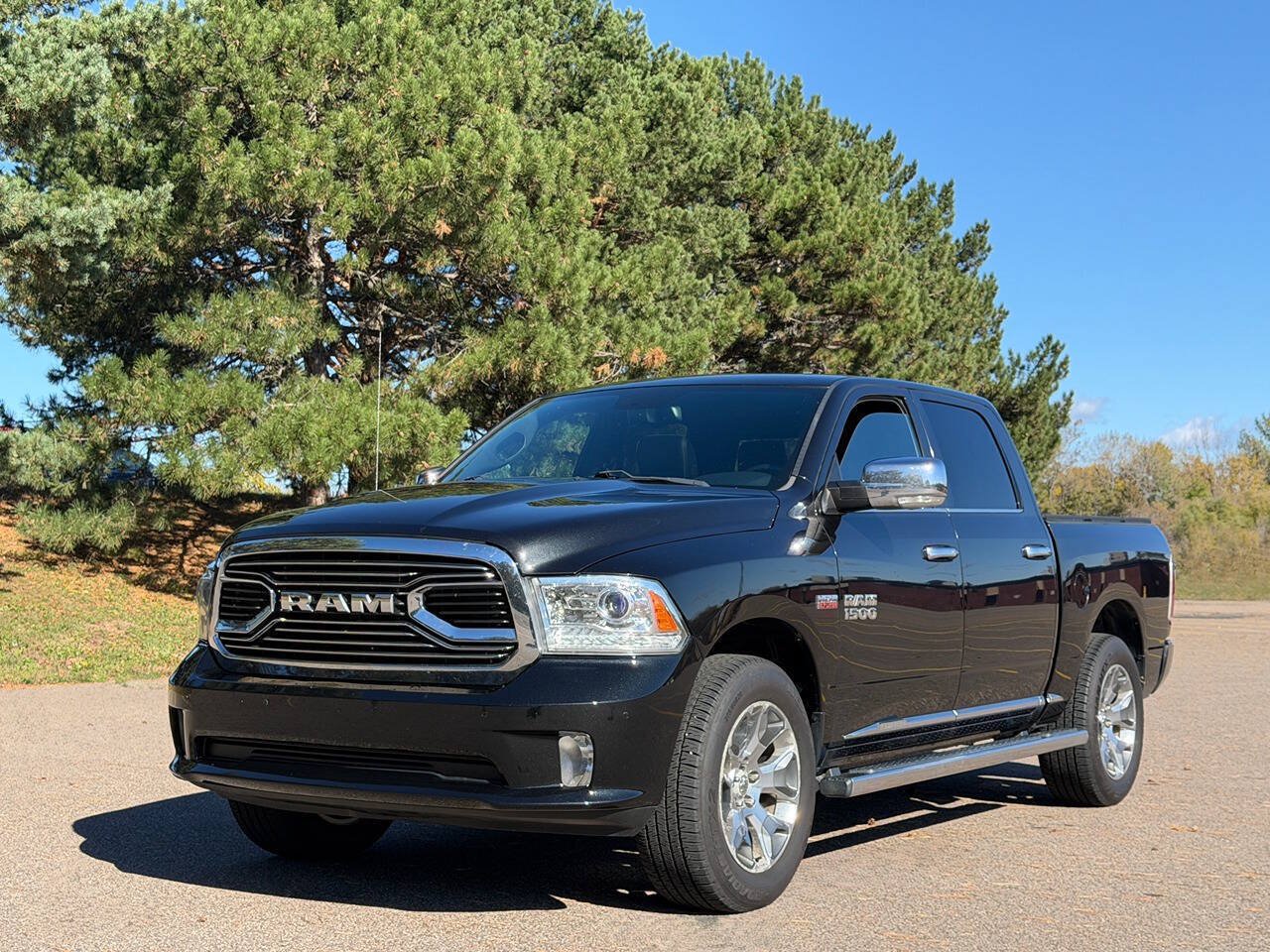 Used 2017 RAM 1500 Limited AWD/4WD image 1