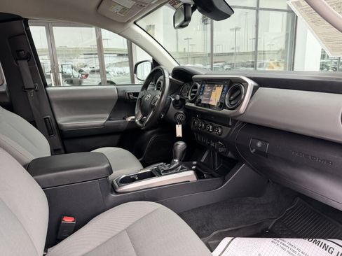 Used 2019 Toyota Tacoma SR5 image 9