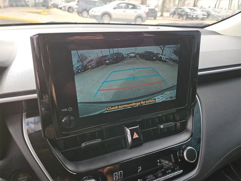 Used 2025 Toyota Corolla Cross LE image 21