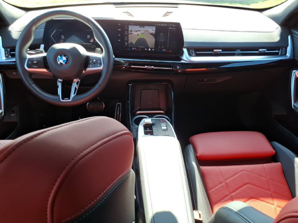 Used 2025 BMW X2 xDrive28i AWD/4WD image 11