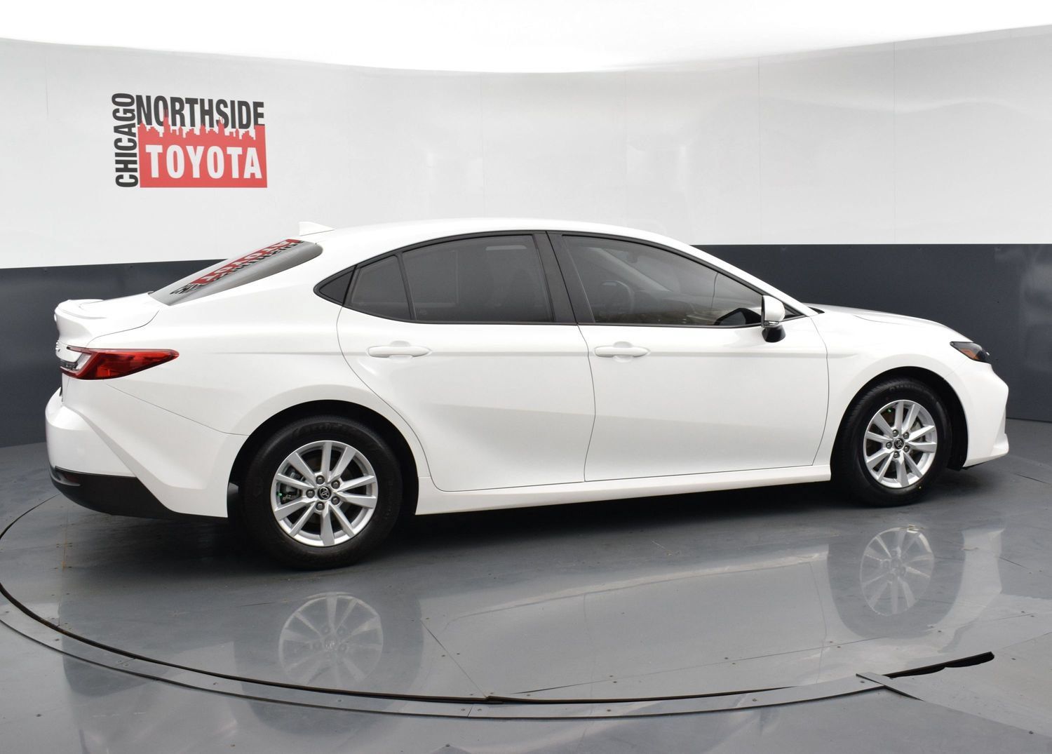 Used 2025 Toyota Camry LE w/ Convenience Package FWD image 5