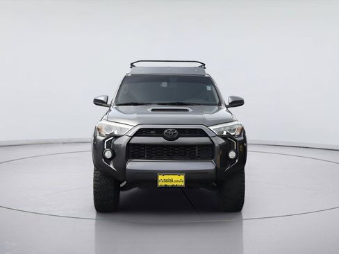 Used 2018 Toyota 4Runner TRD Off-Road AWD/4WD image 3