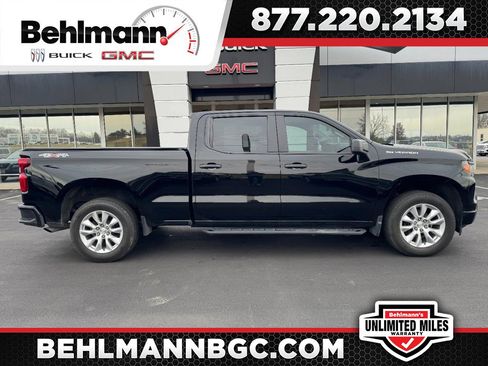 Used 2023 Chevrolet Silverado 1500 Custom image 1