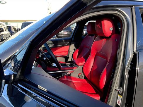 Used 2025 Jaguar F-PACE R-Dynamic S image 27