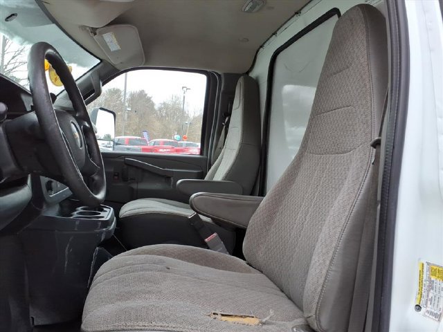 Used 2016 Chevrolet Express 3500 RWD image 12